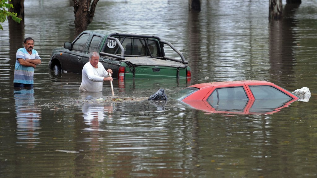 La lluvia contra las&nbsp;chapas